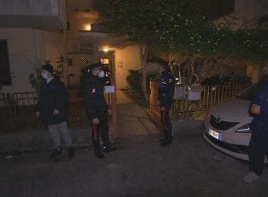 Viareggio, i Nocs fermano l'uomo che si era barricato in casa - arresto