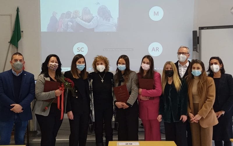 Scienze infermieristiche, a Massa grande festa per i primi 9 laureati - Infermieri, laurea