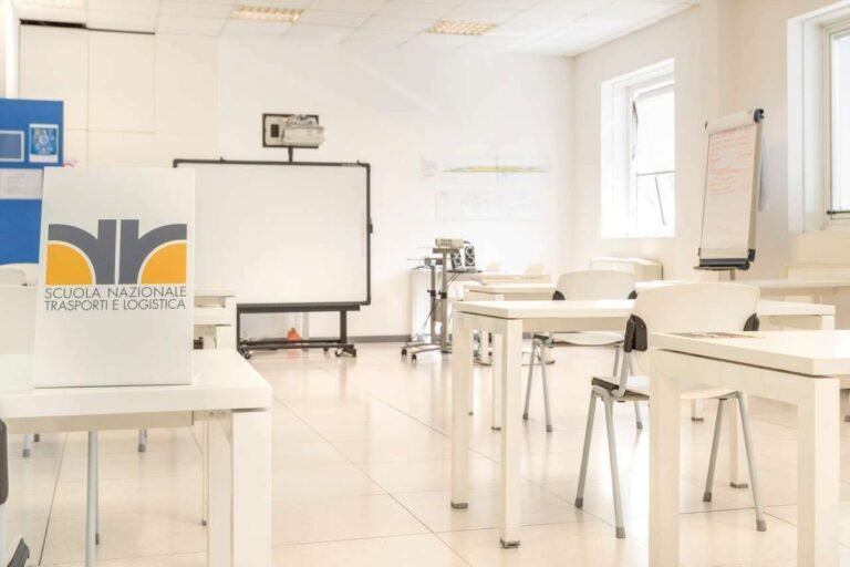 Nuovi corsi gratuiti in ambito portuale e logistico per 72 giovani in cerca di lavoro - corso, giovani