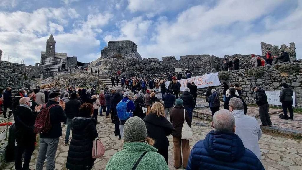 Portovenere: "Non si vende il paradiso", manifestazione a difesa di un terreno - legambiente, Manifestazione