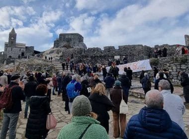 Portovenere: "Non si vende il paradiso", manifestazione a difesa di un terreno - La Spezia