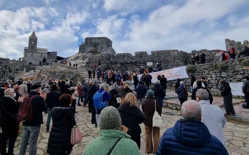 Portovenere: "Non si vende il paradiso", manifestazione a difesa di un terreno - legambiente, Manifestazione