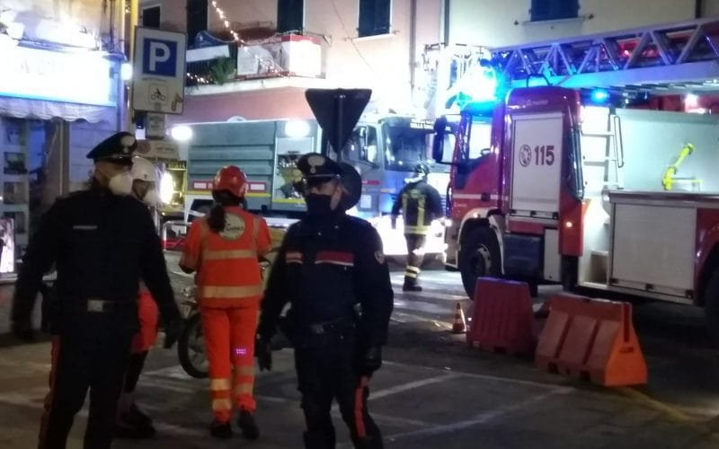 Sarzana: a fuoco il tetto di una Rsa nel centro cittadino - incendio tetto, rsa anziani