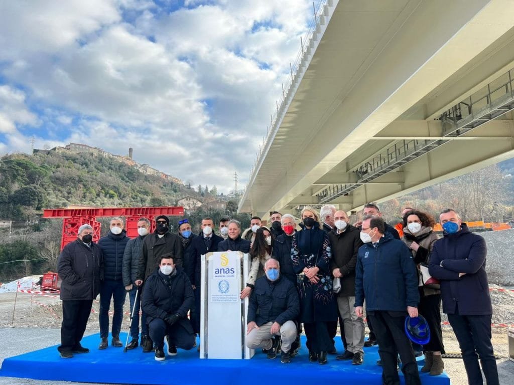 Ponte di Albiano Magra: completato il primo varo sulla campata centrale del nuovo viadotto - albiano, ponte