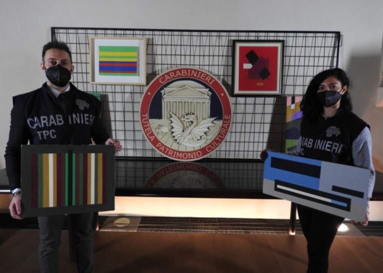 Dipinti falsi, ritrovamenti anche a Spezia - carabinieri, dipinti