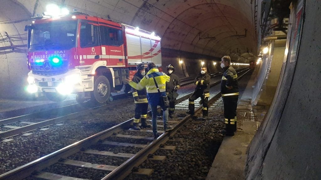 Linea ferroviaria Parma-La Spezia: esercitazione nella galleria tra Aulla e Santo Stefano - esercitazione, ferrovie dello stato