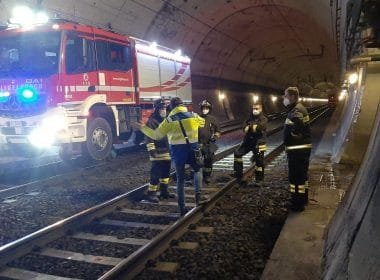Linea ferroviaria Parma-La Spezia: esercitazione nella galleria tra Aulla e Santo Stefano - vigili del fuoco