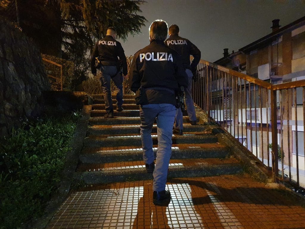 La Spezia: controlli anti spaccio e anti degrado della polizia – Immagine dell'articolo La Spezia: controlli anti spaccio e anti degrado della polizia - Controlli, la spezia