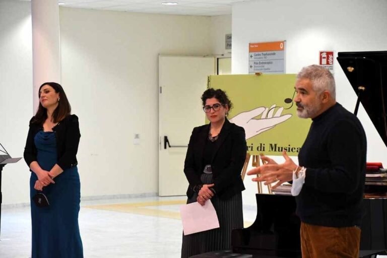 Donatori di Musica, prosegue l'attività all'Ospedale delle Apuane - donatori di musica, mambrini