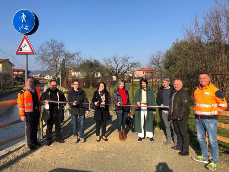 L'anfiteatro di Luni porta d'ingresso per la ciclovia tirrenica - ciclovia, luni anfiteatro