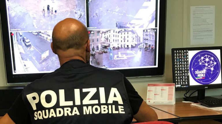 La Spezia: due uomini arrestati dopo una compravendita di cocaina alla fermata del bus