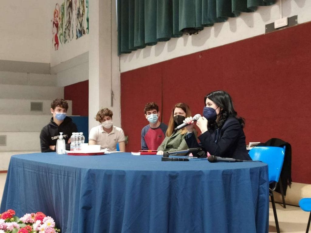 L'ex ministra Lucia Azzolina al Parentuccelli Arzelà incontra gli ex studenti e colleghi - azzolina, ex ministro