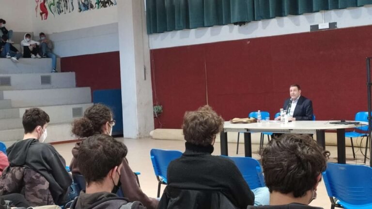 Lezione di "Resistenza" con il prof. Paolo Pezzino a Sarzana, in occasione del 25 Aprile - 25 aprile, Paolo Pezzino