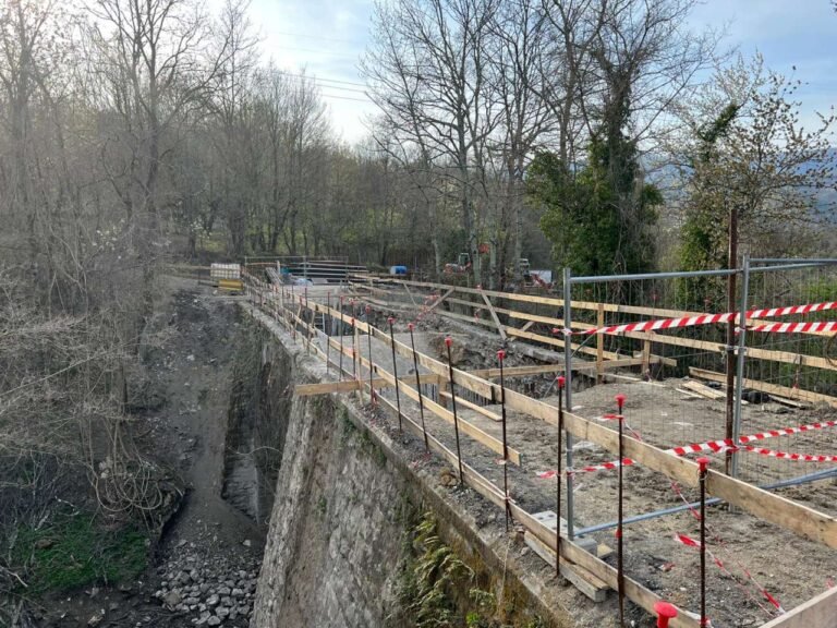 Valdantena, il ponte di Casalina ancora chiuso: un appello a tutti gli enti per sbloccare i lavori - collegamenti, Massa Carrara