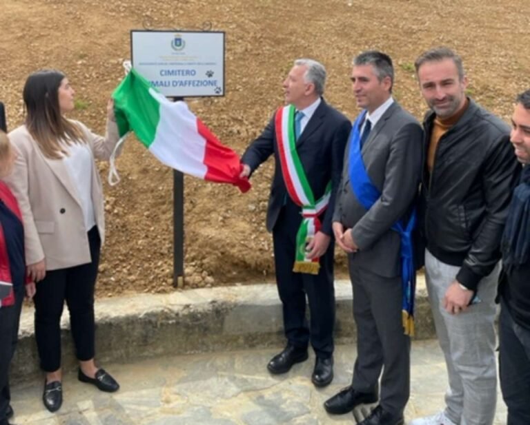 A La Spezia apre il cimitero per gli animali da affezione A La Spezia apre il cimitero per gli animali da affezione - Animali, Cimitero