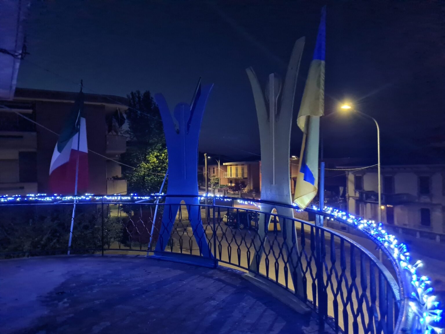 Tresana: municipio illuminato per la Giornata dell'Europa - comune, giornata dell'europa