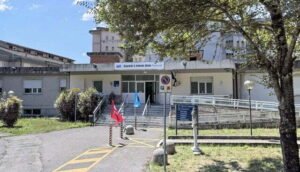 Ospedale Pontremoli, Asl: servizio procurement organi attivo – Immagine dell'articolo ospedale di pontremoli ingresso visto dall'esterno