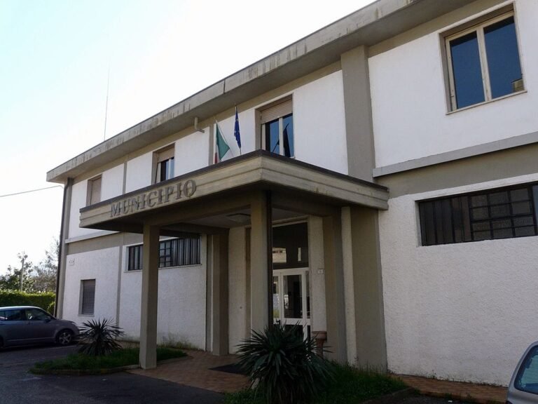 Tresana, le domande dell’opposizione al Sindaco Tresana, le domande dell'opposizione al Sindaco -