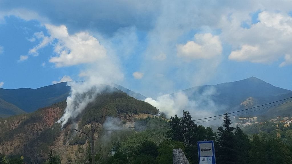 Ancora in corsa l'incendio a Zeri, il sindaco: "Grave danno economico, ambientale e d'immagine" - Incendio, petacchi