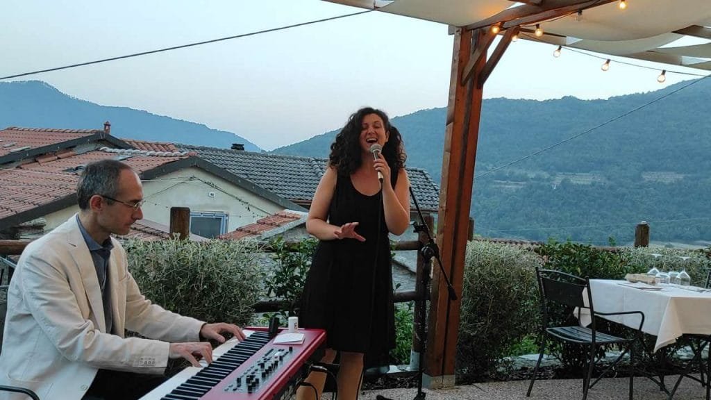 Quattro serate dedicate alla grande musica, dagli anni '50 agli anni '90 - anna d'acunto, leo ravera