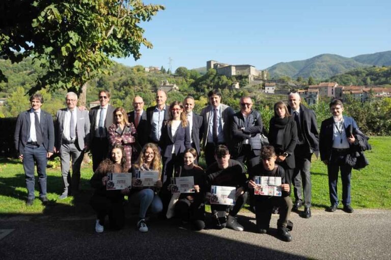 Ottimo riscontro da parte degli studenti all’iniziativa “Facciamoci gli affari nostri!” promossa dal Comune di Pontremoli - belmesseri, Pontremoli