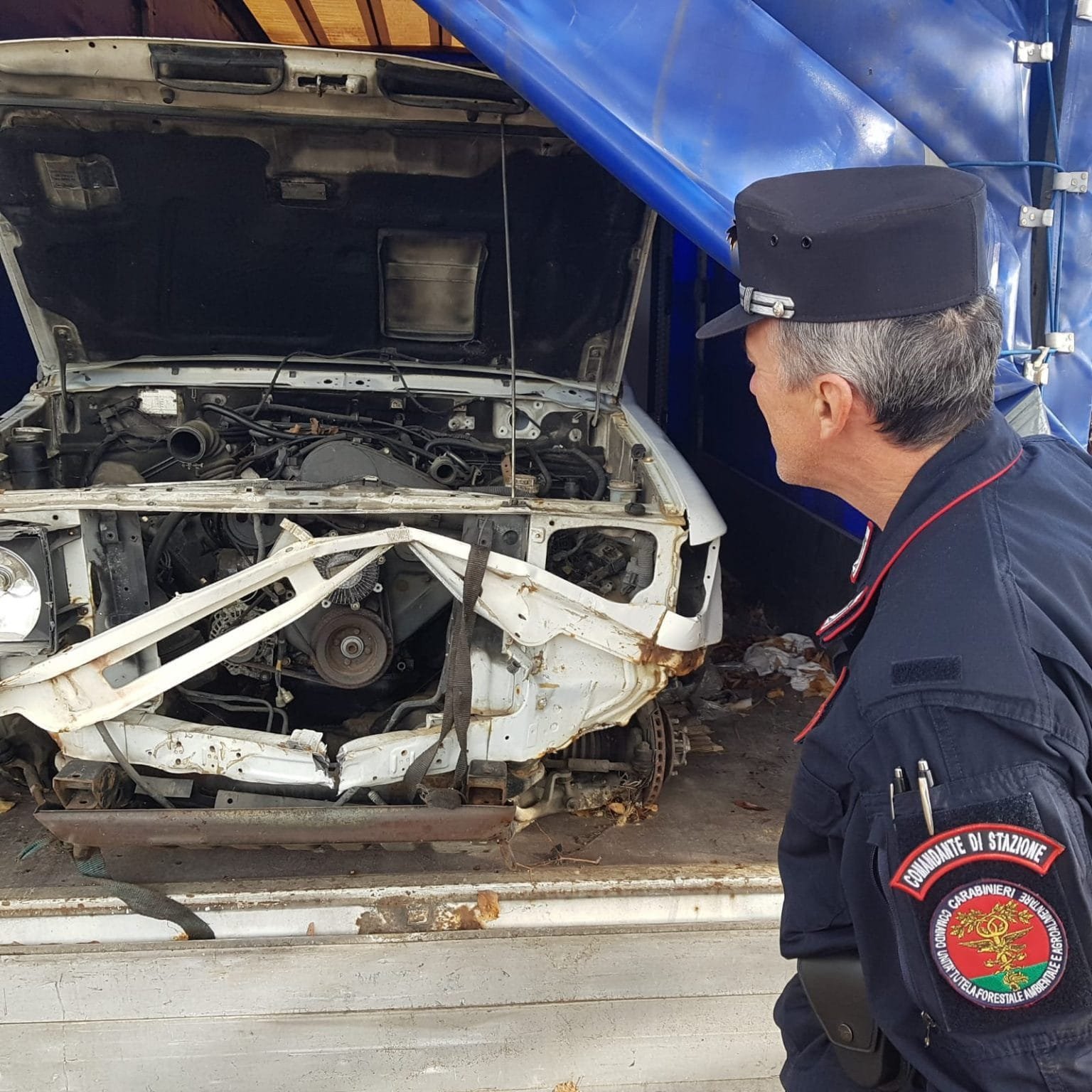 Abbandono di veicoli fuori uso: 5 sanzioni in Val di Magra - abbandono veicoli, carabinieri forestali