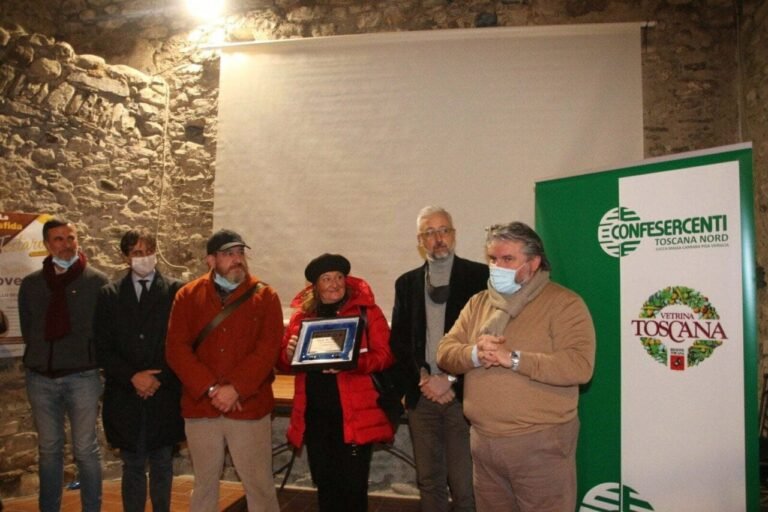 Si conclude al Castello Malaspina di Terrarossa la terza Disfida del testarolo - testarolo, Tradizioni