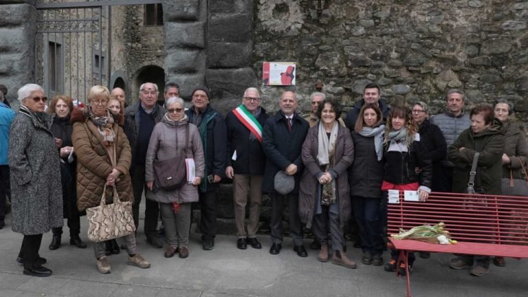 A Terrarossa una targa per le donne che hanno perso la vita per violenza maschile -