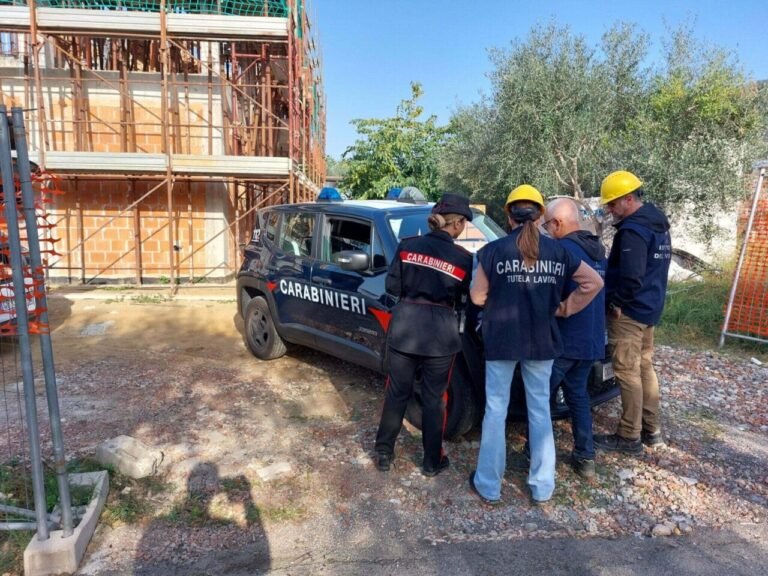Controlli sui cantieri: 21 segnalazioni e 25.307 euro di multe - cantieri, carabinieri