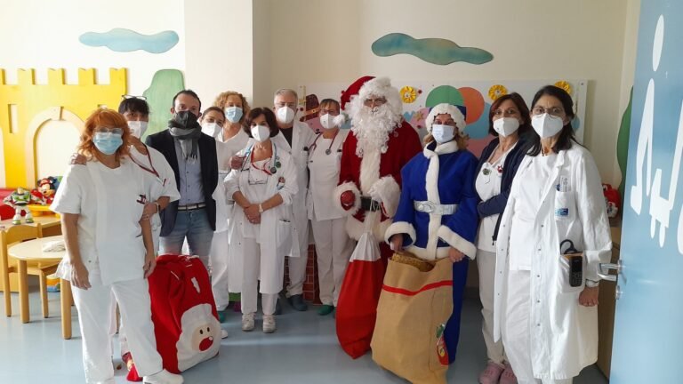 Ospedale delle Apuane: Babbo Natale al reparto Pediatria - babbo natale, ospedale apuane