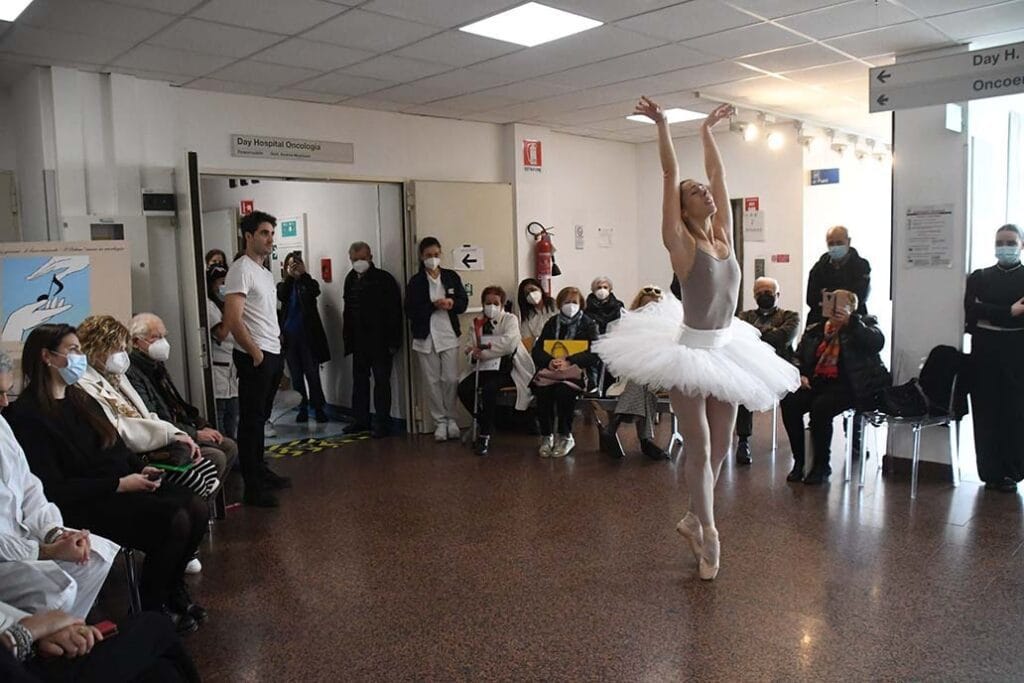 Donatori di musica e una ballerina internazionale all'ospedale di Carrara – Immagine dell'articolo Donatori di musica e una ballerina internazionale all'ospedale di Carrara - ballo, canada