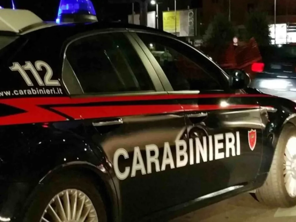 Massa: danneggia un distributore di benzina, arrestato dai carabinieri - arresto, carabinieri
