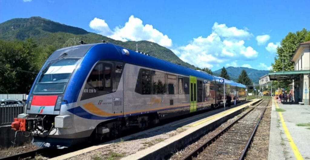 Lavori di manutenzione sulla ferrovia Lucca Aulla - aulla lucca, ferrovia