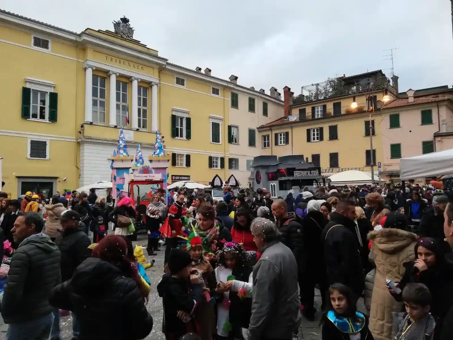 Quanti like per i carri del Carnevale del Comune di Pontremoli! La classifica finale - carnevale, classifica