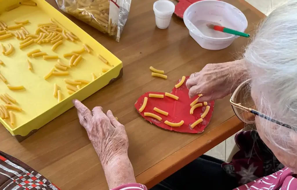 È San Valentino anche per gli anziani della casa di riposo Sereni Orizzonti È San Valentino anche per gli anziani della casa di riposo Sereni Orizzonti - anziani, Aulla