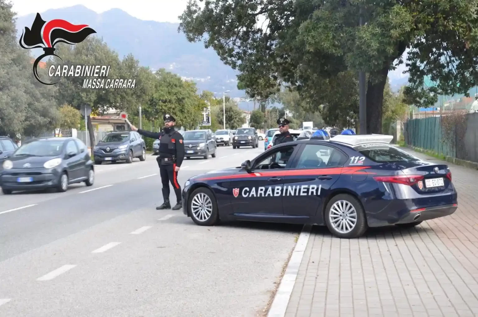 Droga ai minorenni, blitz dei Carabinieri all’alba Droga ai minorenni, blitz dei Carabinieri all'alba - crack, droga