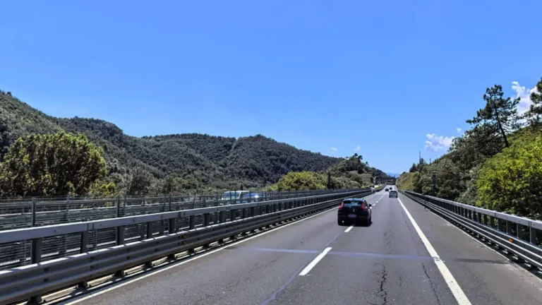 Mastrini: "Le autostrade investano parte dei cospicui utili per abbonamenti agevolati per i pendolari della Lunigiana" - autostrade, mastrini