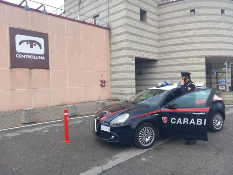Rapina all’Ipercoop di Sarzana: arrestato dai carabinieri Rapina all’Ipercoop di Sarzana: arrestato dai carabinieri - arresto, centroluna