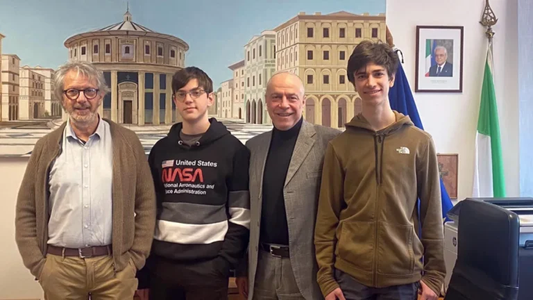 Due studenti del Parentuccelli Arzelà alla finale nazionale dei campionati di fisica Due studenti del Parentuccelli Arzelà alla finale nazionale dei campionati di fisica - campionati, fisica