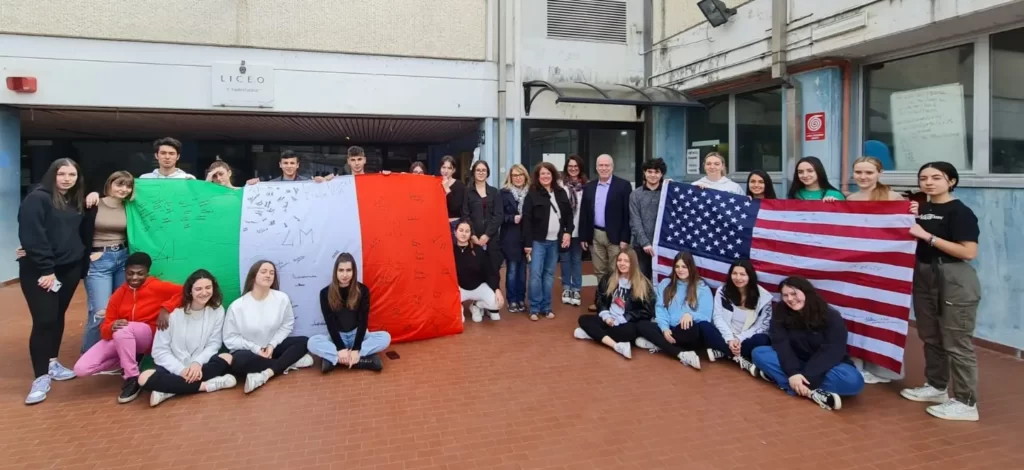 Un agente FBI spiega agli studenti del Parentuccelli Arzelà il mestiere di controspionaggio - arzelà, Fbi