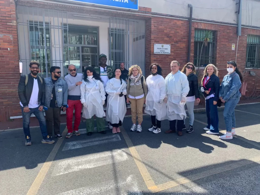 Volti, persone e storie di uno sbarco -