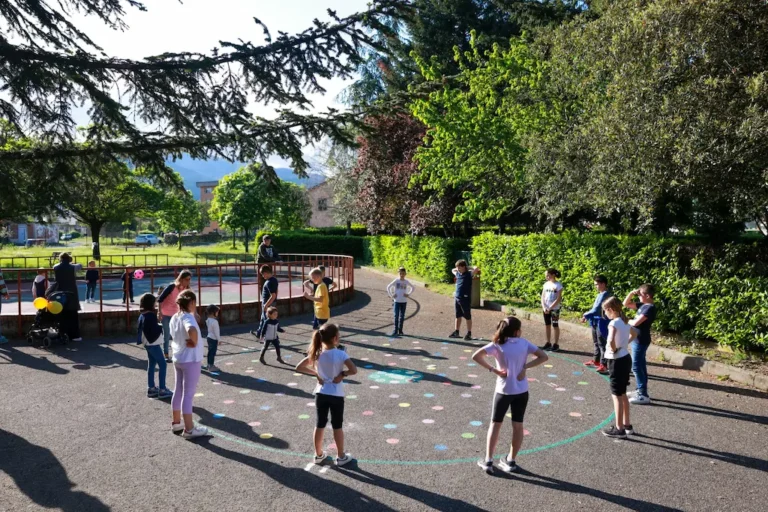 Pontremoli si tinge dei colori del Parco Giochi Diffuso - bambini, giochi