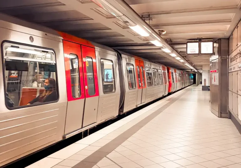 Primo semestre, Piazza Affari leader europea - economia, editoriale