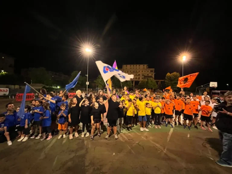 Si è concluso il mini Palio della Luna, i bimbi delle frazioni di Aulla riempiono cuori e piazza - Aulla, bambini