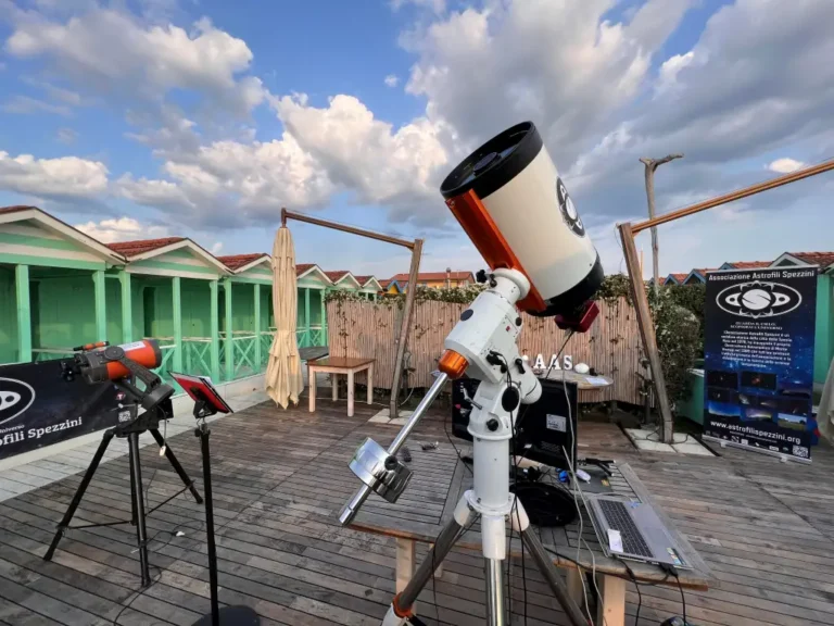Una serata astronomica a Maralunga con gli Astrofili Spezzini Una serata astronomica a Maralunga con gli Astrofili Spezzini - astronomica
