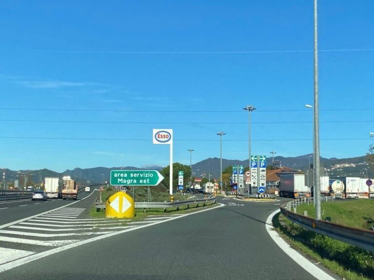 Polizia, Croce Rossa e SALT per l'educazione stradale nell'Area Magra Est - croce rossa, educazione stradale