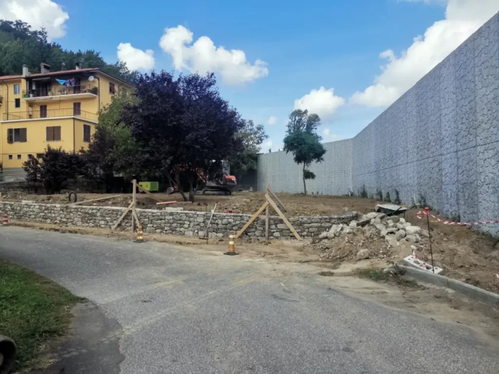 A Podenzana sono partiti i lavori di riqualificazione per l'argine del Magra - argine, lavori