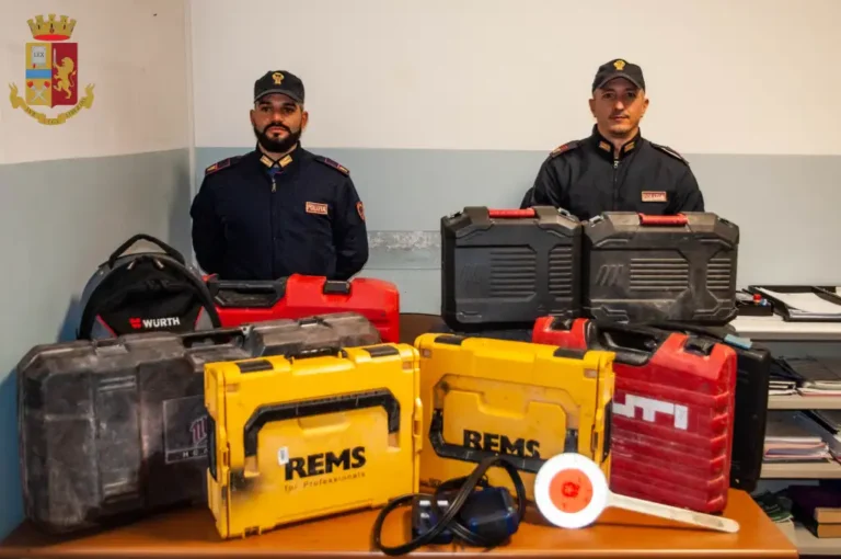 Rubava attrezzature da lavoro di imprese edili, arrestato dalla Polizia Rubava attrezzature da lavoro di imprese edili, arrestato dalla Polizia - edilizia, furto