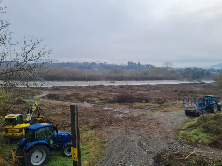 Nel Comune di Tresana lavori di rimozione delle alberature nel fiume Magra Nel Comune di Tresana lavori di rimozione delle alberature nel fiume Magra - lavori, magra