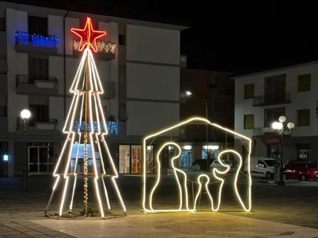 Comune di Pontremoli e IIS Pacinotti Belmesseri: una collaborazione “luminosa” - Natale, Pontremoli